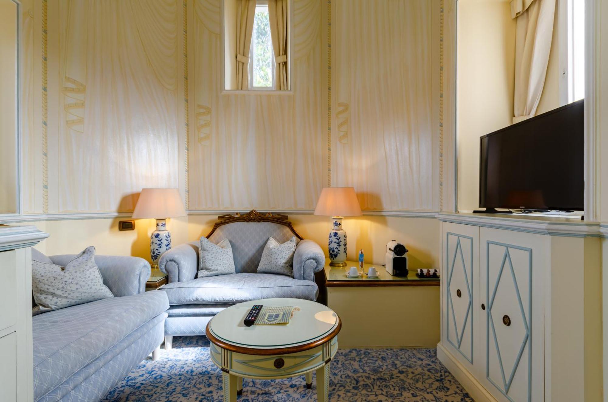 Palace Deluxe Room